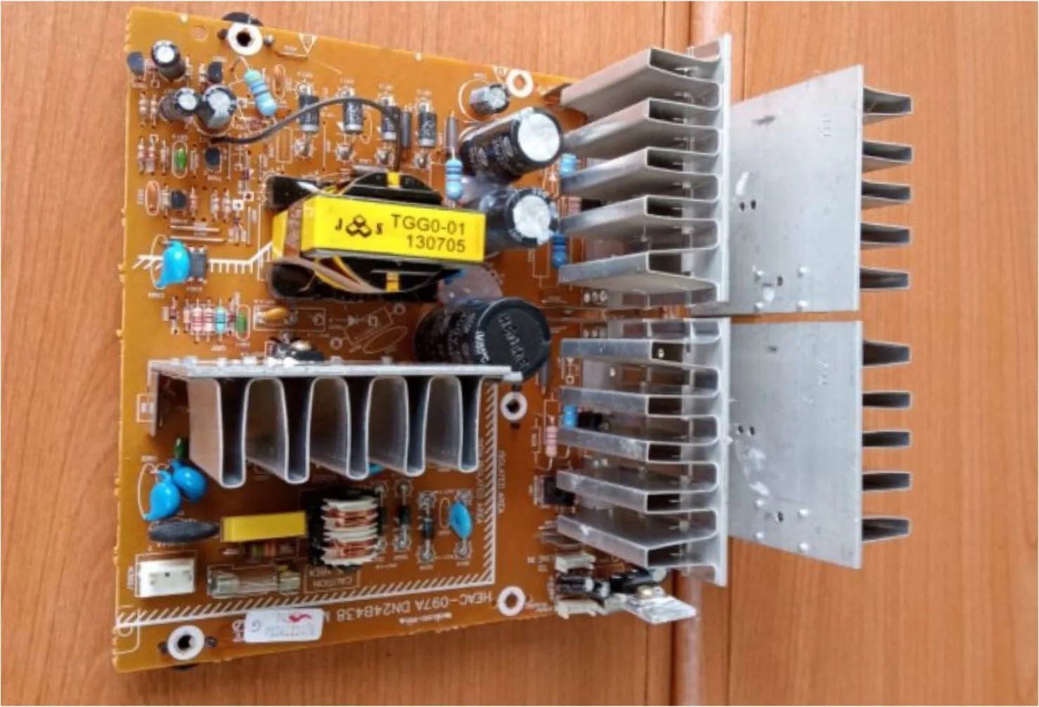 skema power supply speaker aktif polytron