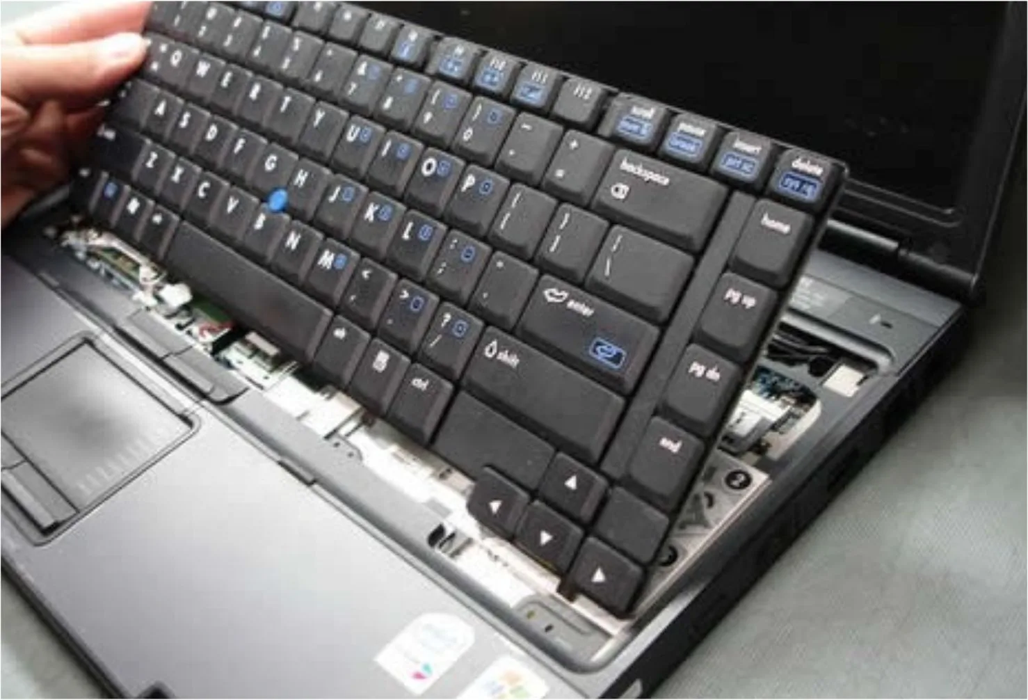 biaya service keyboard laptop