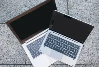 perbedaan macbook dan laptop